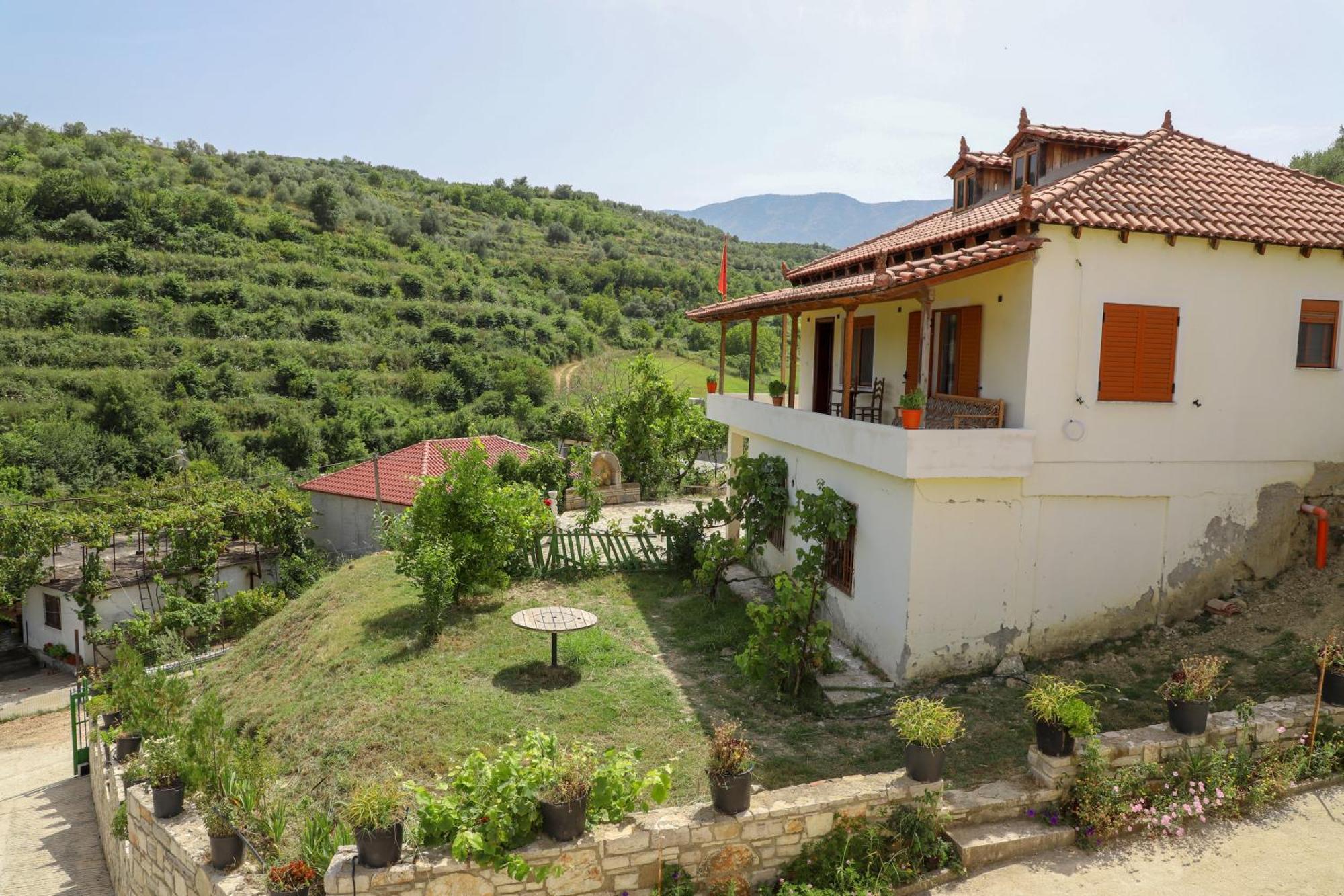Villa Romario Berat Exterior photo